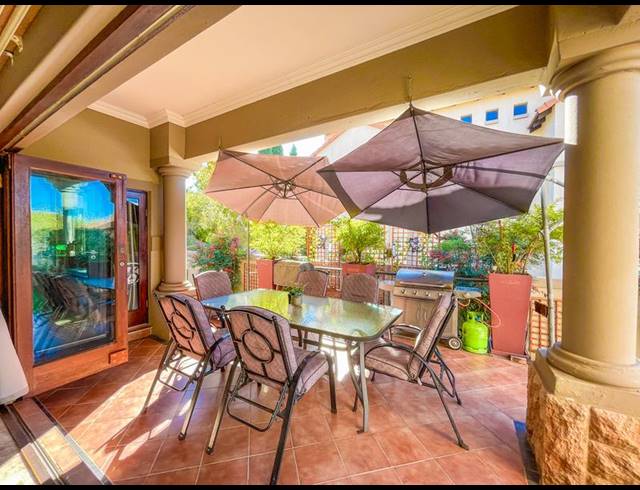 5 BEDROOM HOUSE FOR SALE IN MIDSTREAM ESTATE